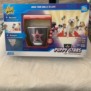 Wild Walls Puppy Stars light ‘n sound walls scape